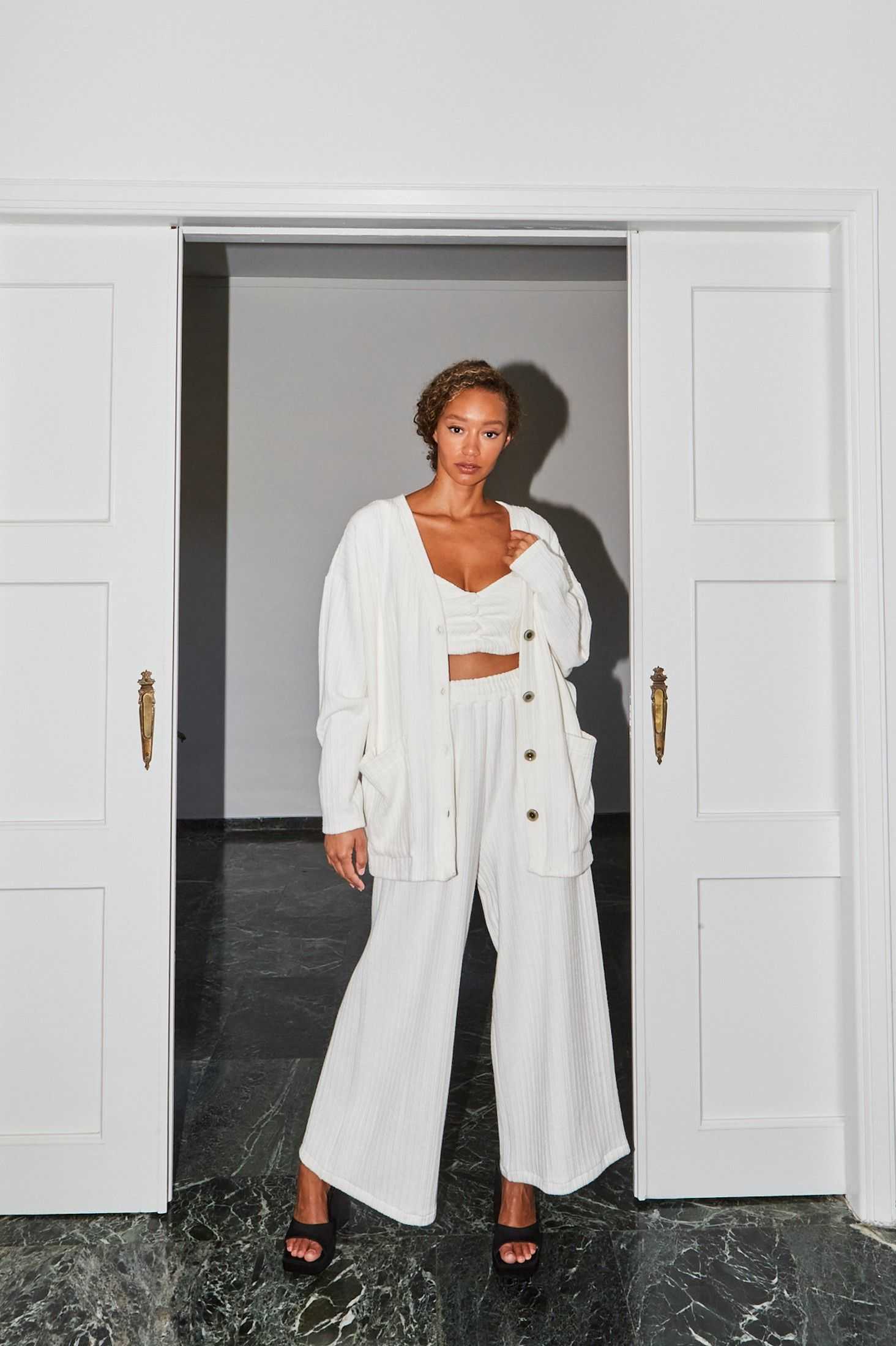 Hera oversized knitted white cardigan