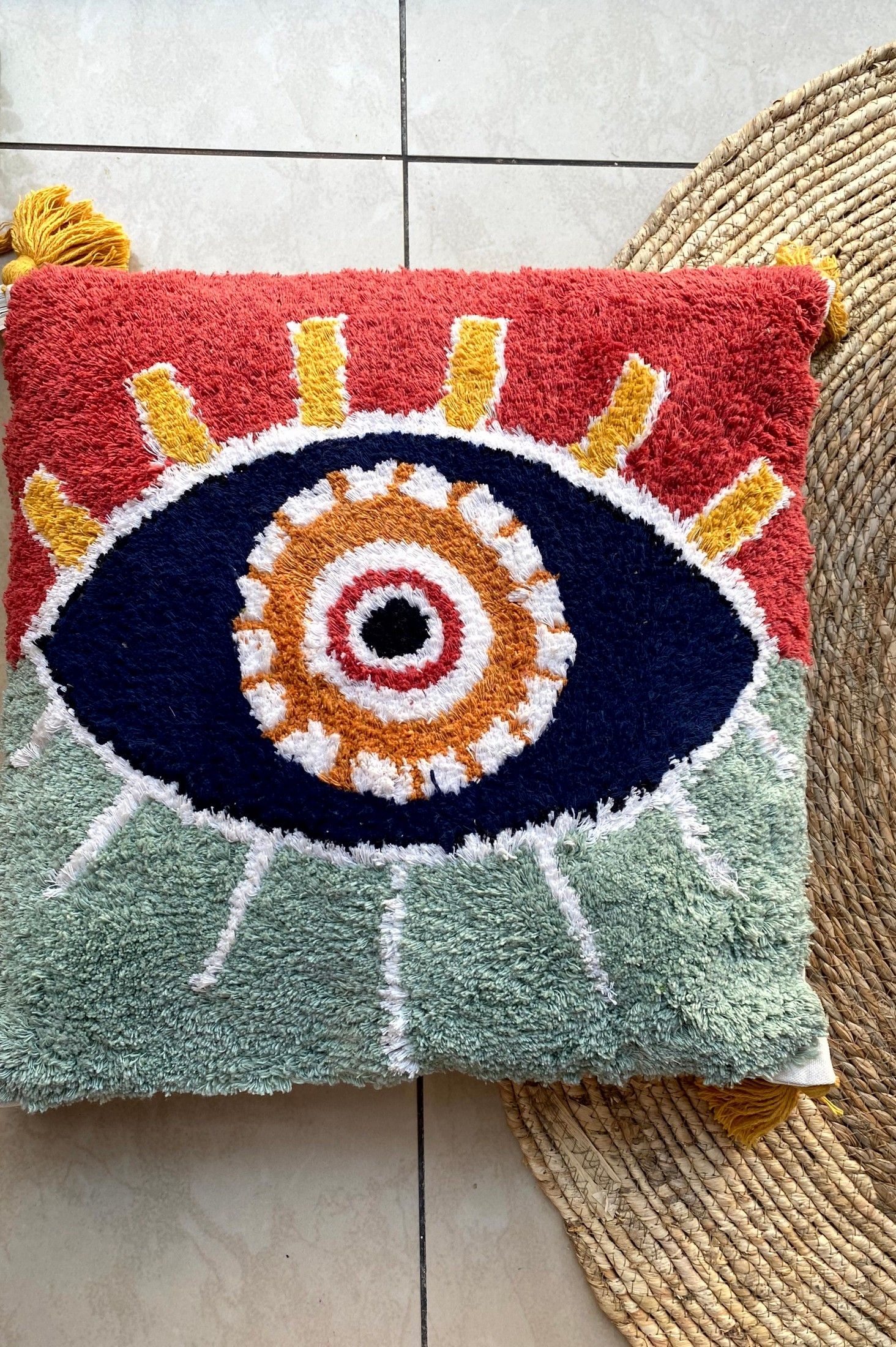 Good luck pillow  ' - ' HΟΜΕ 