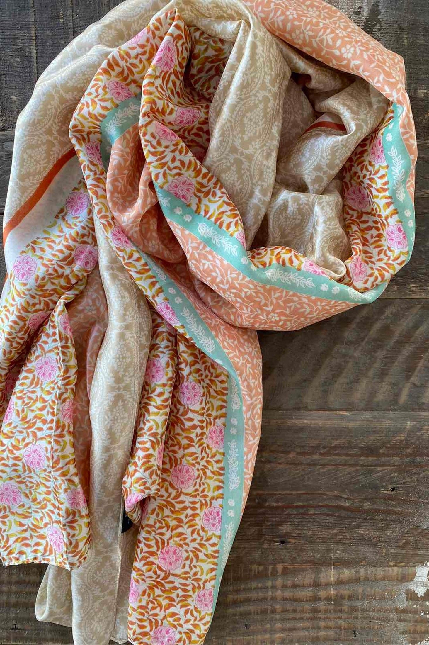 Πολύχρωμα μαντήλια  ' - ' ΑΞΕΣΟΥΑΡ