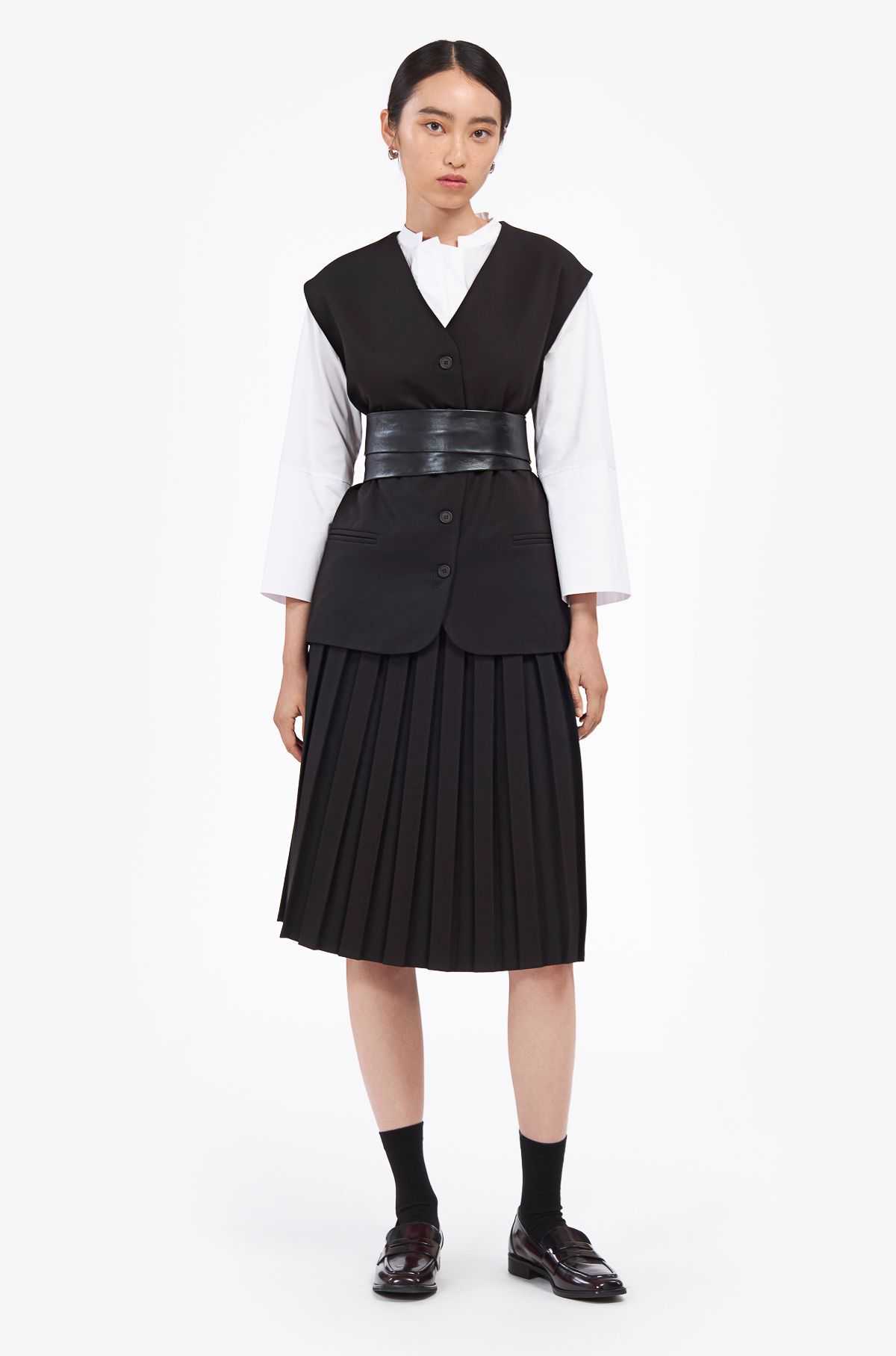 Pleated midi skirt black