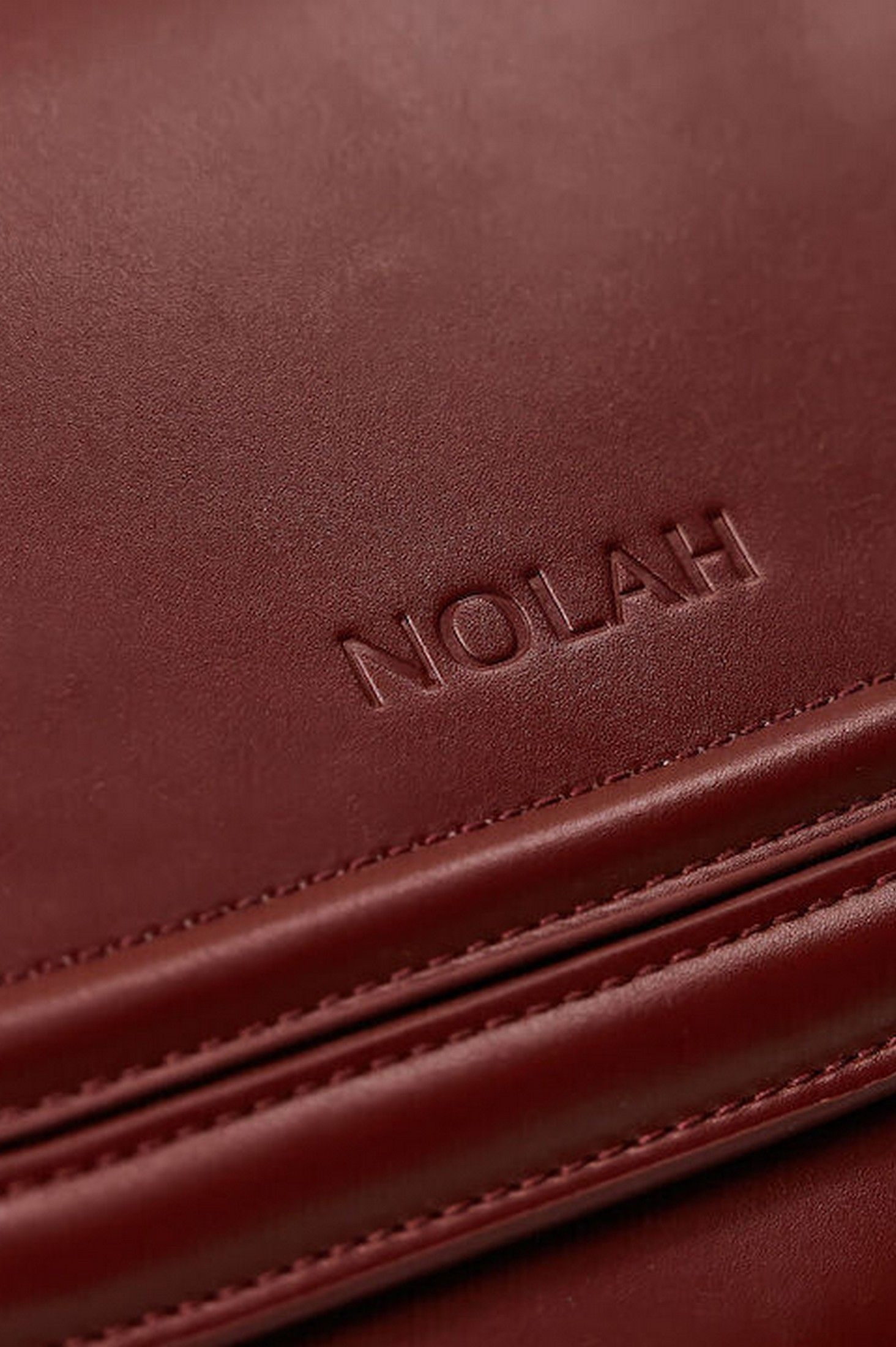 Bradley Burgundy   ' - ' ΤΣΑΝΤΕΣ