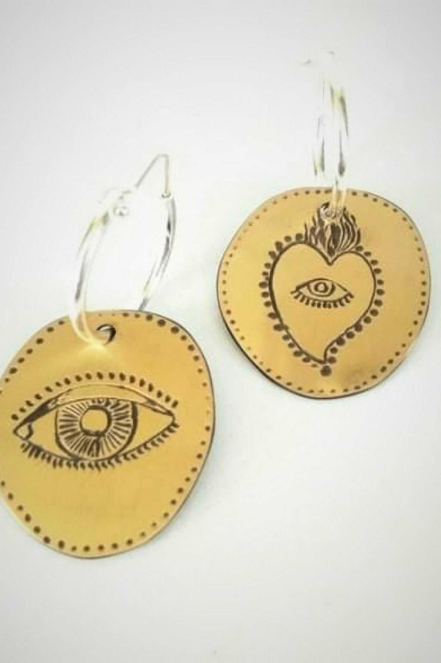 Eye heart earrings